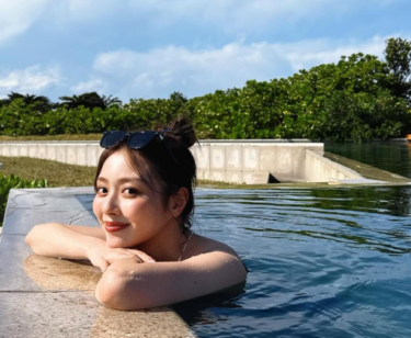 内田理央、沖縄での「おでこ出し」水着ショットに絶賛の嵐　34歳の透明感が光るご褒美旅行